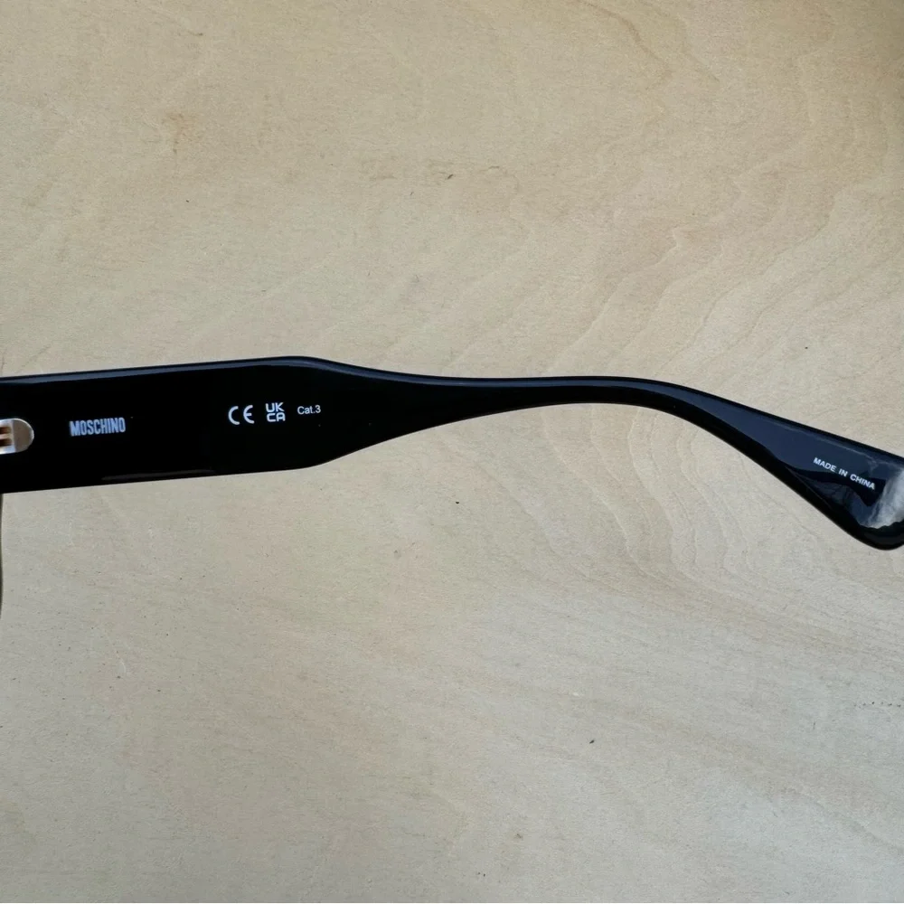 NEW Authentic Moschino Heart Sunglasses Black Reflective - Picture 6 of 8